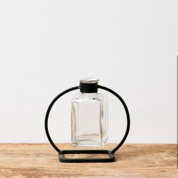 MAGNOLIA "Bunsen Bud Vase" - Picture 2 of 3